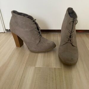 Women's Suede Ankle Boots - Taupe